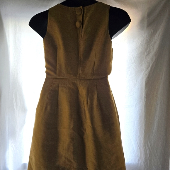 Elegant Gold Sleeveless Dress - Picture 9 of 12